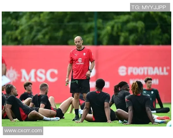 邓弗里斯重返欧冠赛场展现实力助球队争夺荣耀