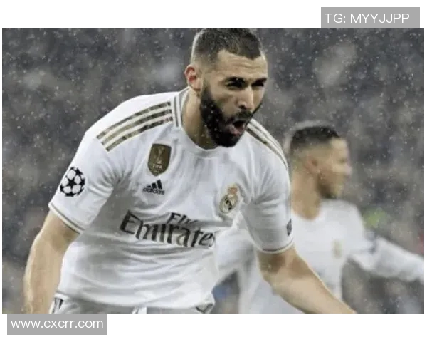 皇马主场大胜，本泽马梅开二度，C罗赛季第30球破门！